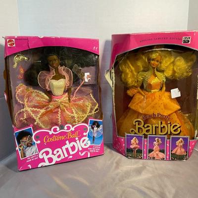 Costume Ball Barbie and Peach Pretty Barbie