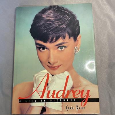 1997 Audrey Hepburn A Life in Pictures