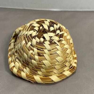 Small Gullah Pine and Sweetgrass Basket