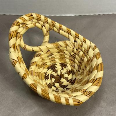 Small Gullah Pine and Sweetgrass Basket