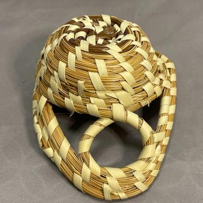 Small Gullah Pine and Sweetgrass Basket