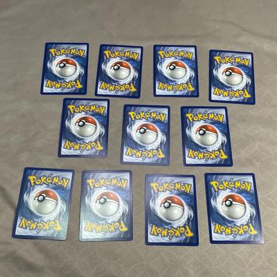 11 Pokemon Cards