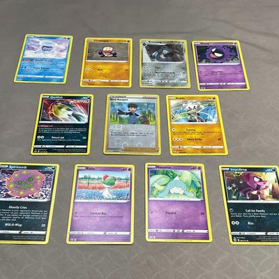 11 Pokemon Cards