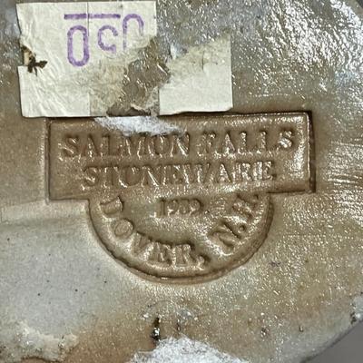 1989 Salmon Falls Stoneware Santa Figurine