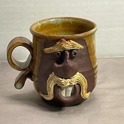 Robledo Pottery Face Mug | EstateSales.org