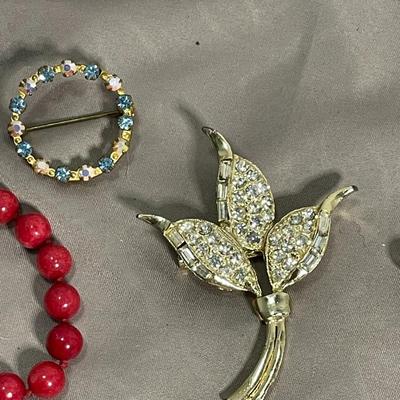 Group of Unmarked Jewelry