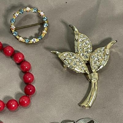 Group of Unmarked Jewelry