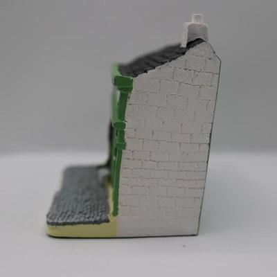 The Irish Pub by Miniature Masterpieces Music Box