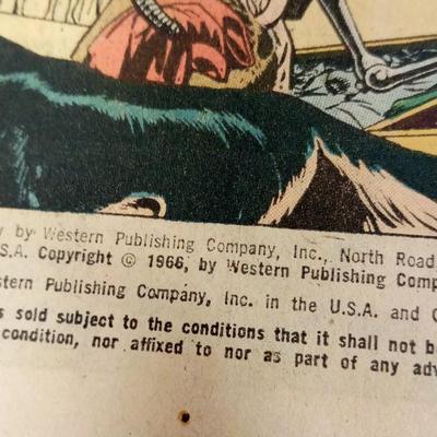 LOT 174 VINTAGE ROBOT FIGHTER COMIC BOOK