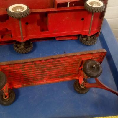 LOT 182 OLD METAL FARM TRUCK AND WAGON