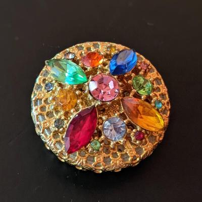 Vintage jewel topped pill box trinket jewelry bedside earrings Hollywood regency Pink center