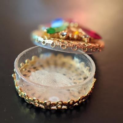 Vintage jewel topped pill box trinket jewelry bedside earrings Hollywood regency Pink center