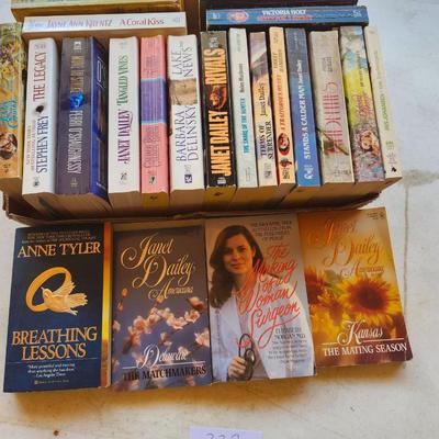 Paperback Fiction book lot including Jane Dailey