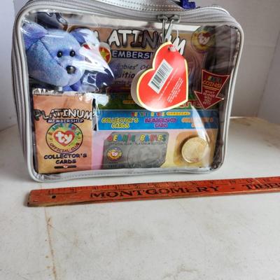 1999 Collector Club Edition / Unopened Beanie Baby & Case / Beanie babies / Collectibles