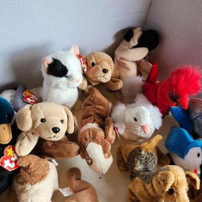 Lot of ty beanie babies. Mixed lot of beanie babies.