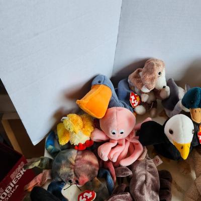 Lot of ty beanie babies. Mixed lot of beanie babies.