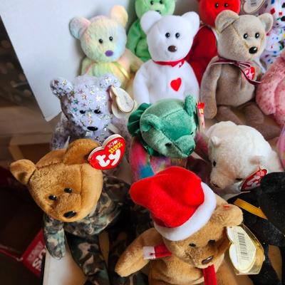 Lot of ty beanie babies+other beanies. Mixed lot of beanie babies.