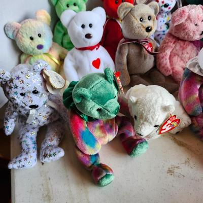 Lot of ty beanie babies+other beanies. Mixed lot of beanie babies.