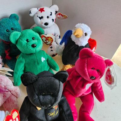 Lot of ty beanie babies+other beanies. Mixed lot of beanie babies.