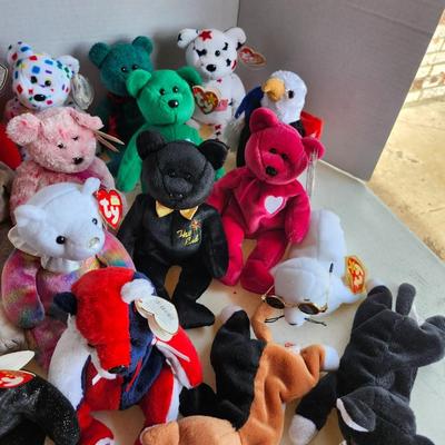 Lot of ty beanie babies+other beanies. Mixed lot of beanie babies.