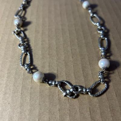 PEARL AND CHAIN NECKLACE