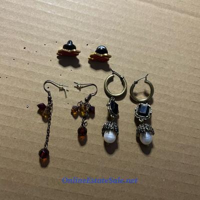 3 PAIRS OF EARRINGS