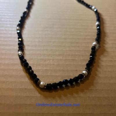 BLACK BEADED NECKLACE