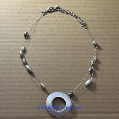 SILVER PENDANT NECKLACE