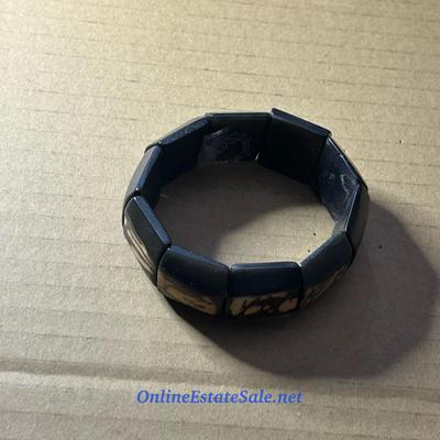 BLACK WOOD ELASTIC BRACELET