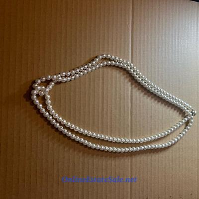 LONG PEARL NECKLACE