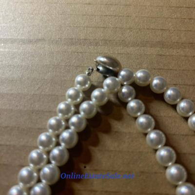 LONG PEARL NECKLACE