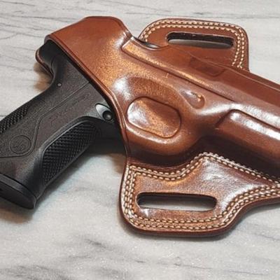 BERRETTA Made In Italy P4X Storm .40 Caliber Handgun With Leather Holster