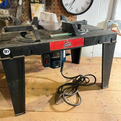 1 HP Router and Table