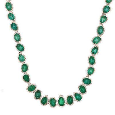 VIVID NATURAL
EMERALD NECKLACE