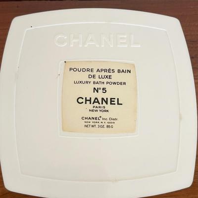 CHANEL No 5 ~ Vtg. Luxury Bath Powder