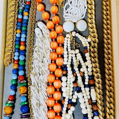 Costume jewelry lot # 5