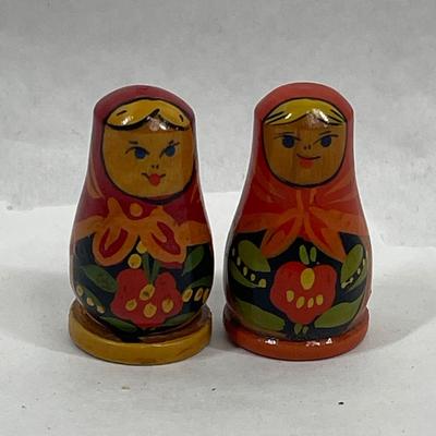 Vintage Wooden Dolls Matryoshka, Small Russian Dolls