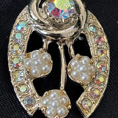 Vintage Horseshoe Aurora Borealis Faux Pearls Flower Dress Collar Pins Brooch