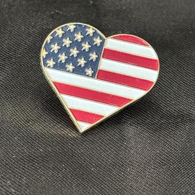 Gold tone USA heart pin