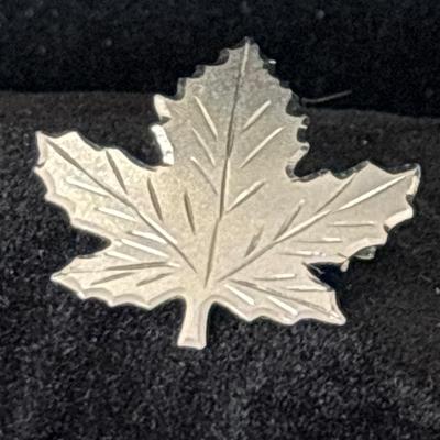 Sterling silver mini leaf pin