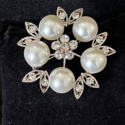Pearl Brooch pin, Rhinestone and Pearl Brooch, Crystal and Pearl Brooch, Pearl Broach, Wedding Broaches, DIY Brooch Bouquet Supplies