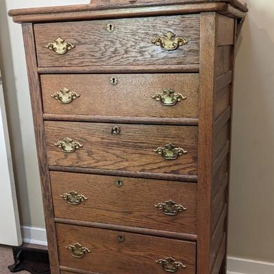 Antique oak dresser 5 drawers with key and pretty mirror