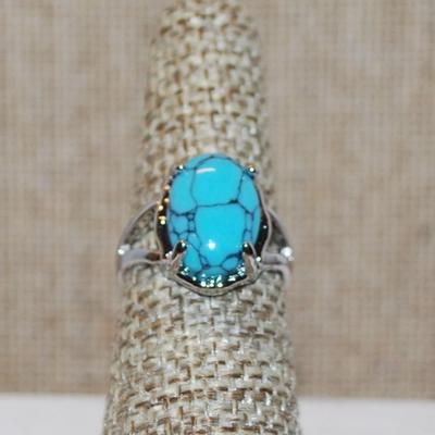 Size6½ Crackled Oval Turquoise Stone Ring on a Silver Tone Band (3.3g)