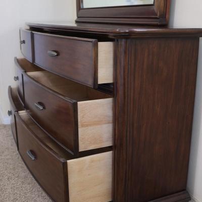 Ashley Furniture - Six Drawer Dresser with Mirror