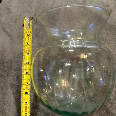 Glass vase 10 x8x 6 free combine ship