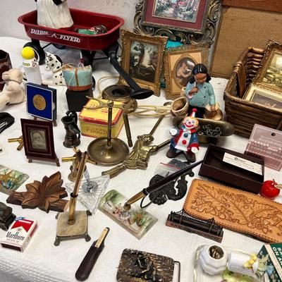 A lot of small collectibles