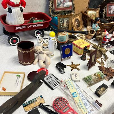 A lot of small collectibles