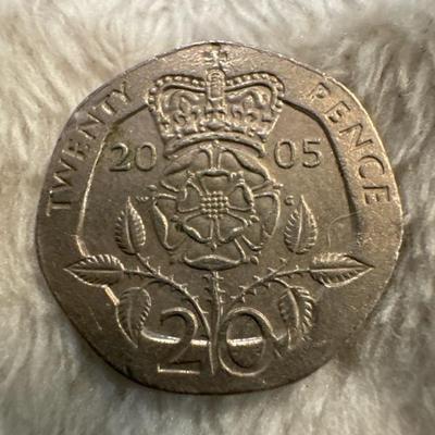 20 pence coin 2005 rare COLLECTIBLE. Elizabeth II D G REG F D.