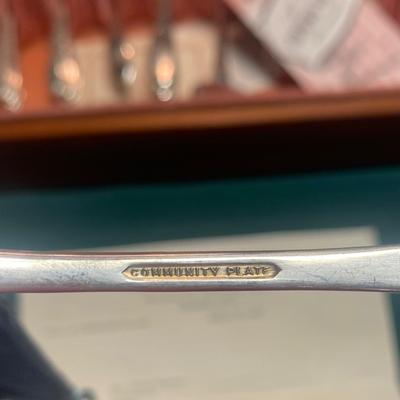 Vintage Oneida Community Silver Plate Set