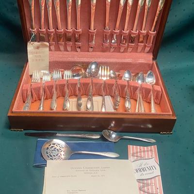 Vintage Oneida Community Silver Plate Set